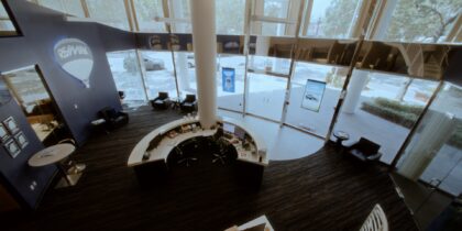 SMB owner of RE/MAX Metro bolsters curb appeal and client connection with Samsung displays and Smartify